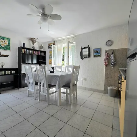 Inka Appartement Njivice